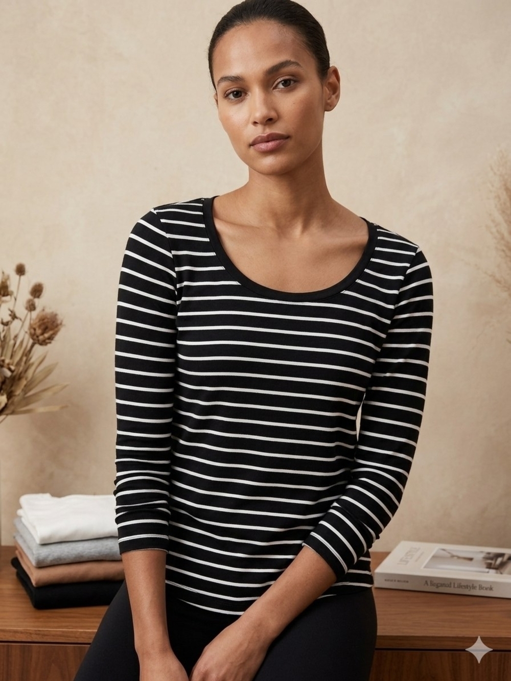 Classic Black & White Striped Scoop Neck 3/4 Sleeve Top Woman's Size 1G
